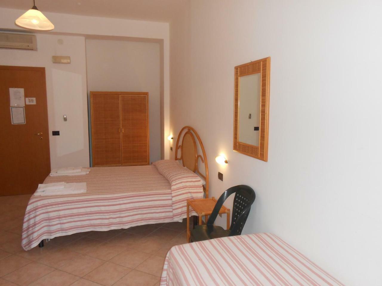 Albergo Il Terrazzino Vibo Marina Zewnętrze zdjęcie